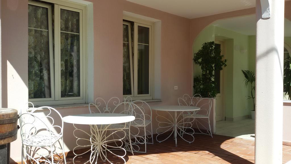 Hotel La Scogliera Бордигера Экстерьер фото