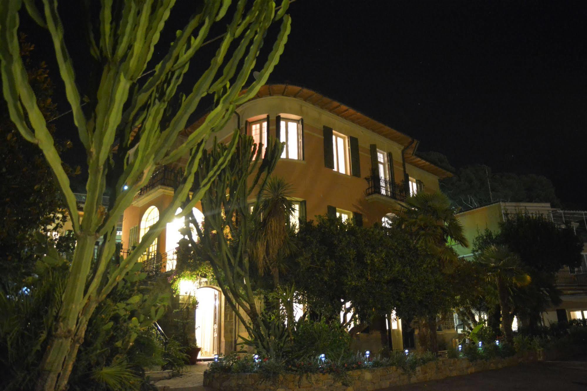 Hotel La Scogliera Бордигера Экстерьер фото